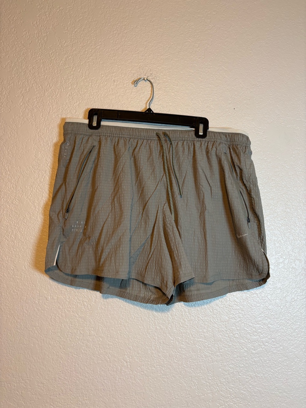 Nike Running Shorts Olive Green LightWeight Lined 5” inseam XL